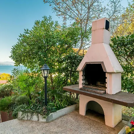 Cozy In Нивице