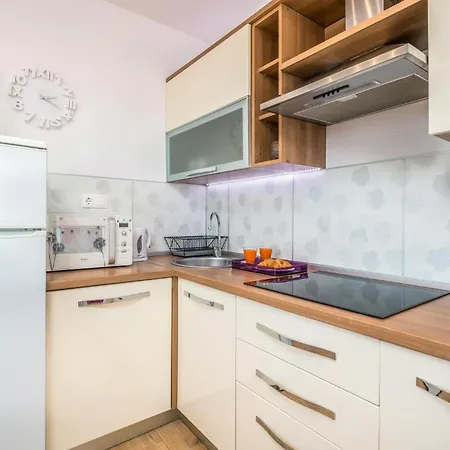 Amazing In With House Sea View *