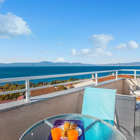 Daire Amazing In With House Sea View
